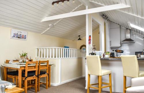 Torquay House | Globally Acclaimed at The Old Sail Loft - Family-Friendly Retreat