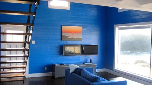 Fogo House | Oceanfront Bliss at The Old Salt Box Co. - Aunt Glady's