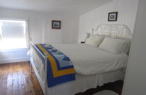 Fogo House | Oceanfront Bliss at The Old Salt Box Co. - Aunt Glady's