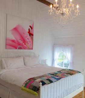 Twillingate House | Oceanfront Escape at The Old Salt Box Co - Gertie's Place