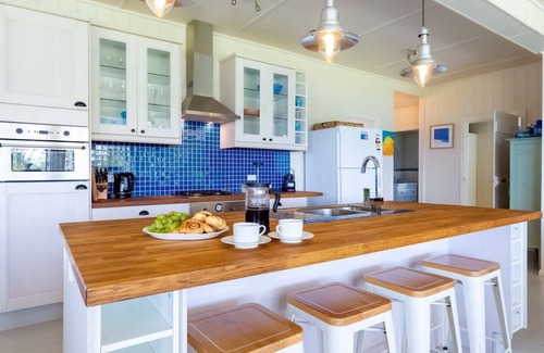 Currarong House | Guest Rated 10/10: The Old School House - Family & Pet Friendly