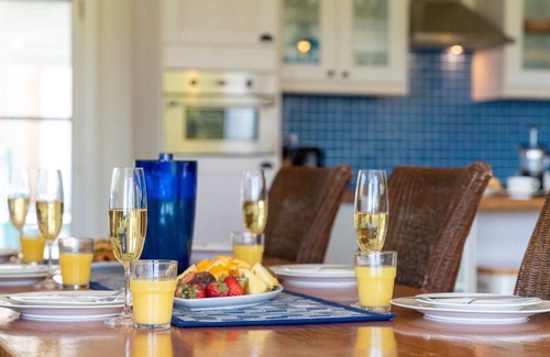 Currarong House | Guest Rated 10/10: The Old School House - Family & Pet Friendly