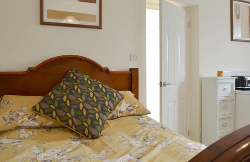 Wigton House | Cozy Retreat at The Old School House Studio with Hot Tub