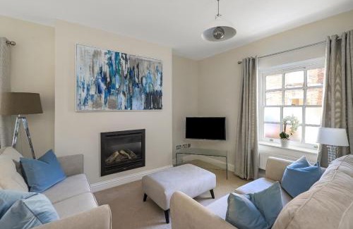 Winchester Apartment | Old School House in Winchester: Ideal for Families & Pets