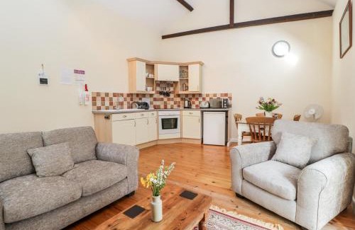 East Chelborough House | Kid-Friendly Escape at The Old School Room, Rated 8.2/10