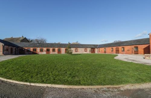 Alberbury House | Experience Comfort at The Old Sheep Shed - 5 Star Stay