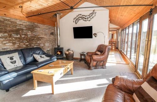 Alberbury House | Experience Comfort at The Old Sheep Shed - 5 Star Stay