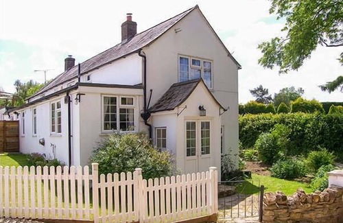 Bridport Cottage | Discover The Old Smithy: Pet-Friendly Cottage Retreat