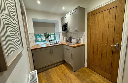 Moulton House | Guest Rated 10/10 at The Old Stables with Kitchen & Breakfast