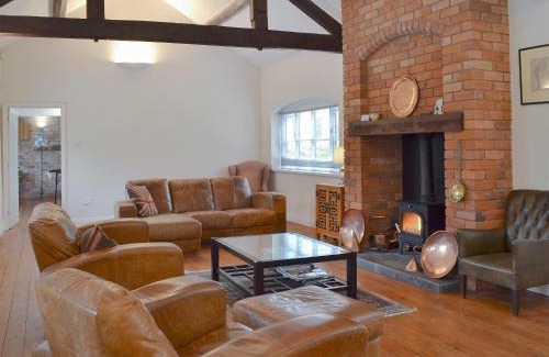 Sugnall House | Unforgettable Stays at The Old Stables - Guest Rated 9.8