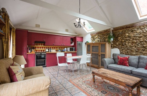 Docking Cottage | Discover The Old Stables: 2-Bedroom Cottage Retreat