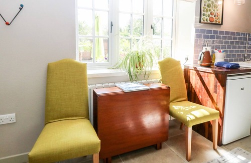 East Dereham Cottage | THE OLD STABLES, pet friendly, character holiday cottage in Litcham