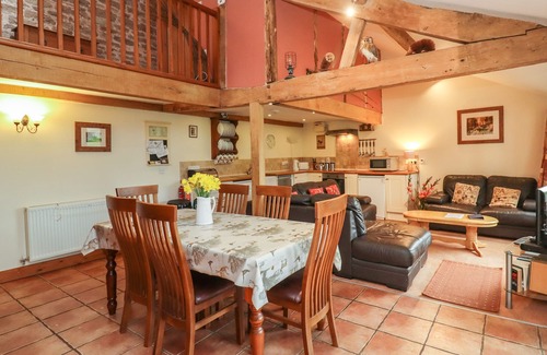 Ross-on-Wye Cottage | Pet-Friendly Getaway at The Old Stables in Upton Bishop