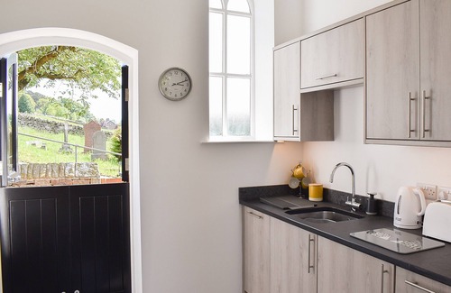 Combs Cottage | Cozy 2-Bedroom Retreat in Fernilee, Near Buxton