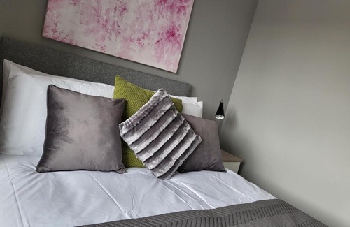 Stratford-upon-Avon Apartment | Exceptional Old Surgery Flat 8 - Family-Friendly Retreat