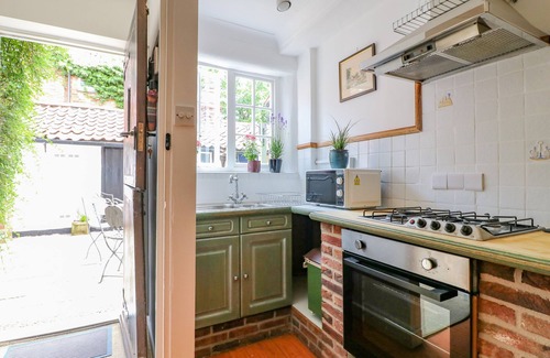 Newark Cottage | Family-Friendly Retreat with Garden in Newark-On-Trent