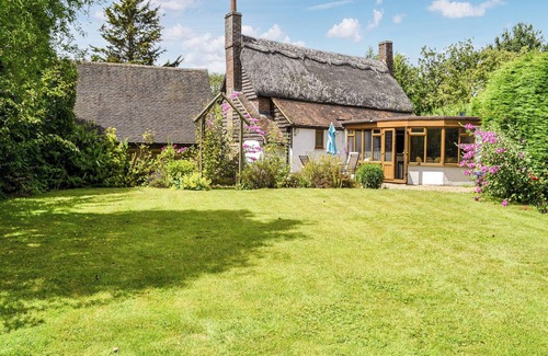 St Michaels Cottage | Cozy 2-Bedroom Retreat in St Michaels, Near Tenterden