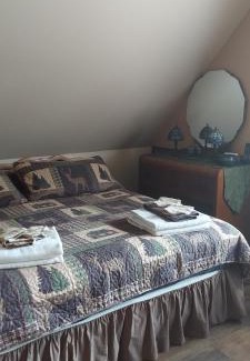 Fairmount Springs Hotel | Elegant Old Tioga Inn Bed and Breakfast: 5-Star Retreat