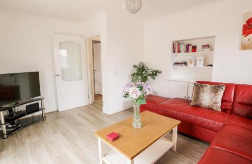 Cronberry House | Cozy The Old Toll Cottage: Guest Rated 10/10 & Pet Friendly
