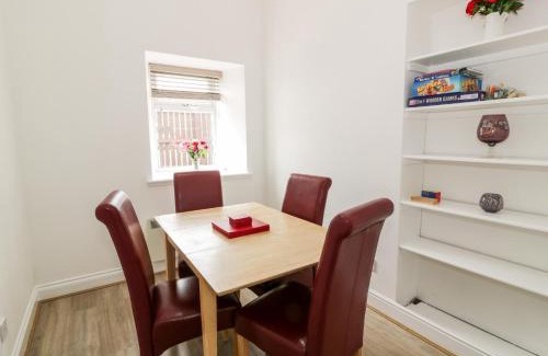 Cronberry House | Cozy The Old Toll Cottage: Guest Rated 10/10 & Pet Friendly