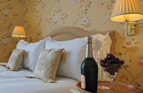 Newtown House | Exceptional Stay at The Old Vicarage Dolfor - 4 Star Rating