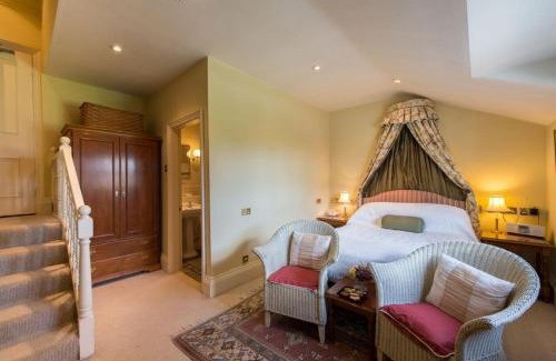 Worfield Hotel | Pet Friendly Getaway at The Old Vicarage - Rated 9/10