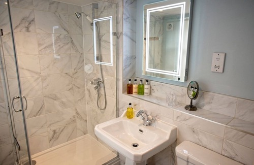 Bridgwater Hotel | Exceptional Stays at The Old Vicarage with Family-Friendly Amenities