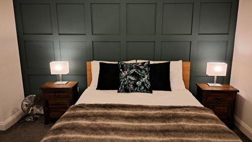 Upper Stowe Bed & Breakfast | Discover The Old Vicarage: Eco-Friendly Retreat with Hot Tub