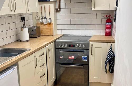 Upper Stowe Bed & Breakfast | Discover The Old Vicarage: Eco-Friendly Retreat with Hot Tub