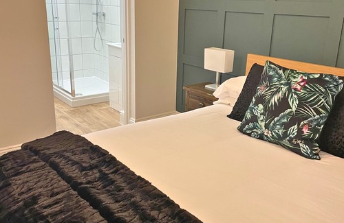 Litchborough Bed & Breakfast | Discover The Old Vicarage: Spa & Breakfast Awaits You