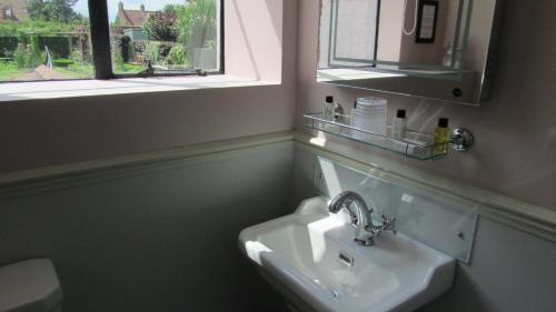 Bridgwater Hotel | Enchanting The Old Vicarage Hotel & Restaurant Awaits You