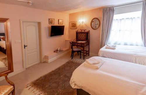 Bridgwater Hotel | Enchanting The Old Vicarage Hotel & Restaurant Awaits You