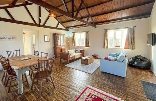 Kilvington House | Experience Comfort at The Old W I Hall - Guest Rated 9.6