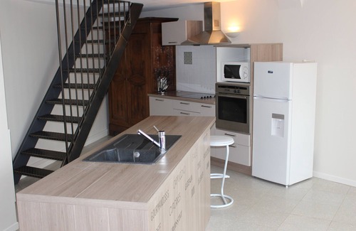 Lamure-sur-Azergues House | Discover The Old Walls: Poolside Apartment with Lake Views