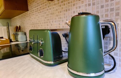Holmbridge House | Character Cottage Retreat in Holmfirth with Pet-Friendly Perks