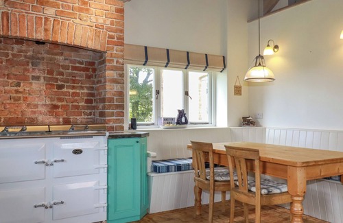 St. Mabyn Cottage | THE OLD WATERMILL, pet friendly, luxury holiday cottage in St Mabyn