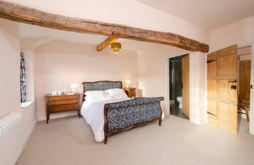 Chapel Stile House | Discover The Old White Lion: Family & Pet-Friendly Retreat