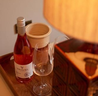 Pylle Apartment | Cozy Old Winery Cottage No1 with Oceanfront Views
