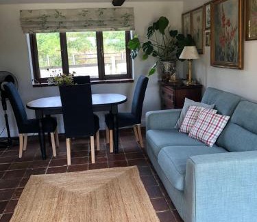 Foxley House | Explore The Old Workhouse Paddocks – Pet & Child Friendly Stay