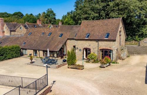 Wall-under-heywood House | Discover The Olde Cow House: 5-Star Pet-Friendly Retreat