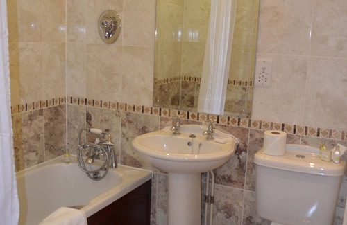 Great Cressingham Hotel | Discover The Olde Windmill Inn: Family-Friendly Retreat