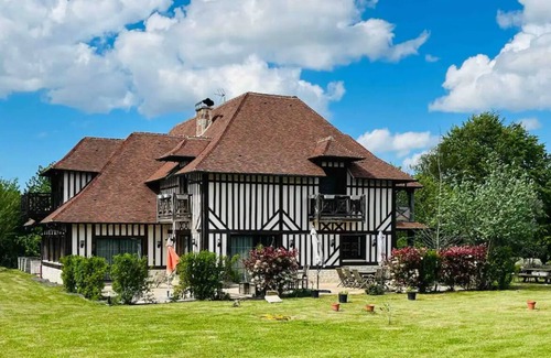 Englesqueville-en-Auge House | Explore The Olivier Manor: Oceanfront Bliss Awaits You