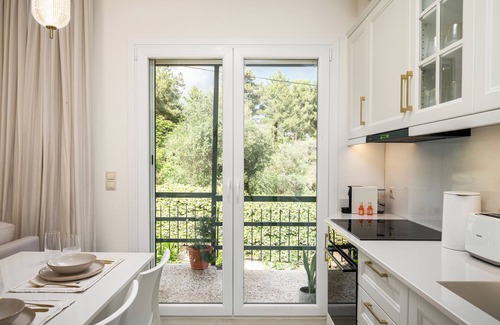 Ipsos Apartment | The Olive Grove One-Bedroom Apartment by Konnect
