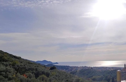 Chiavari Apartment | Enchanting Olive House with Ocean View and Breakfast
