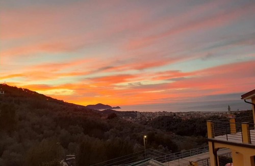 Chiavari Apartment | Enchanting Olive House with Ocean View and Breakfast