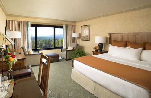 Grove Park- Sunset Resort | Eco-Friendly Retreat at The Omni Grove Park Inn