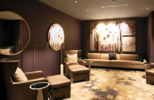 St. Lawrence Hotel | Discover The Omni King Edward Hotel: 4-Star Elegance and Comfort