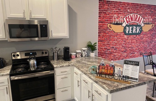 Covington Apartment | Highly Rated Stay Near Central Perk and Monica's Apartment