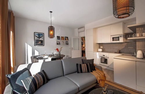 La Victoria Apartment | Oceanfront 'The One' Apartment with Balcony & Free Wi-Fi