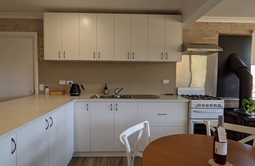 Porepunkah House | Family-Friendly Retreat with Breathtaking Mountain Views